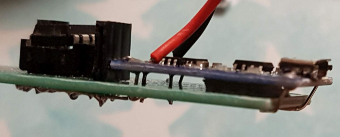 Flaschenlampe Platine seitlich.jpeg