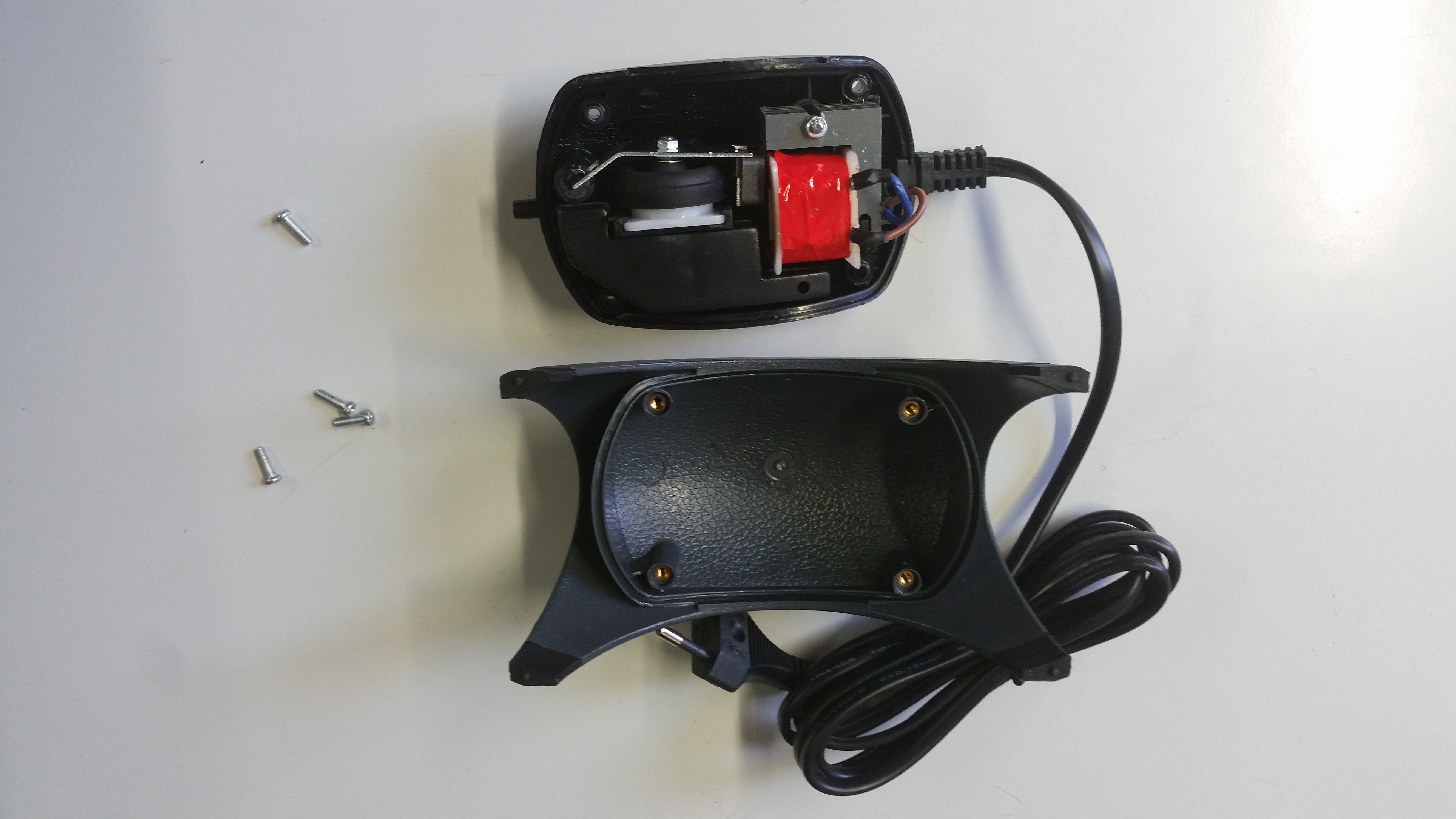 Pumpe schrauben entfernt.jpg