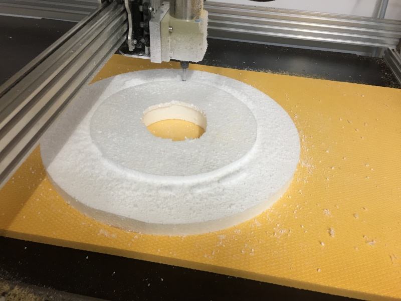 Datei:Untertasse aus Styropor fräsen 2017-02-19 20-30.JPG